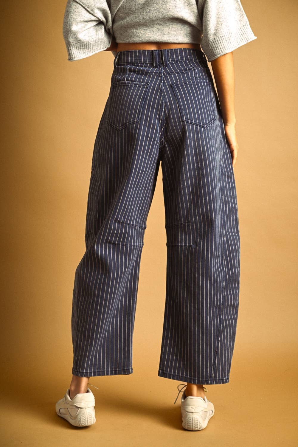 MIOU MUSE -  PINSTRIPED PATTERN BARREL PANTS