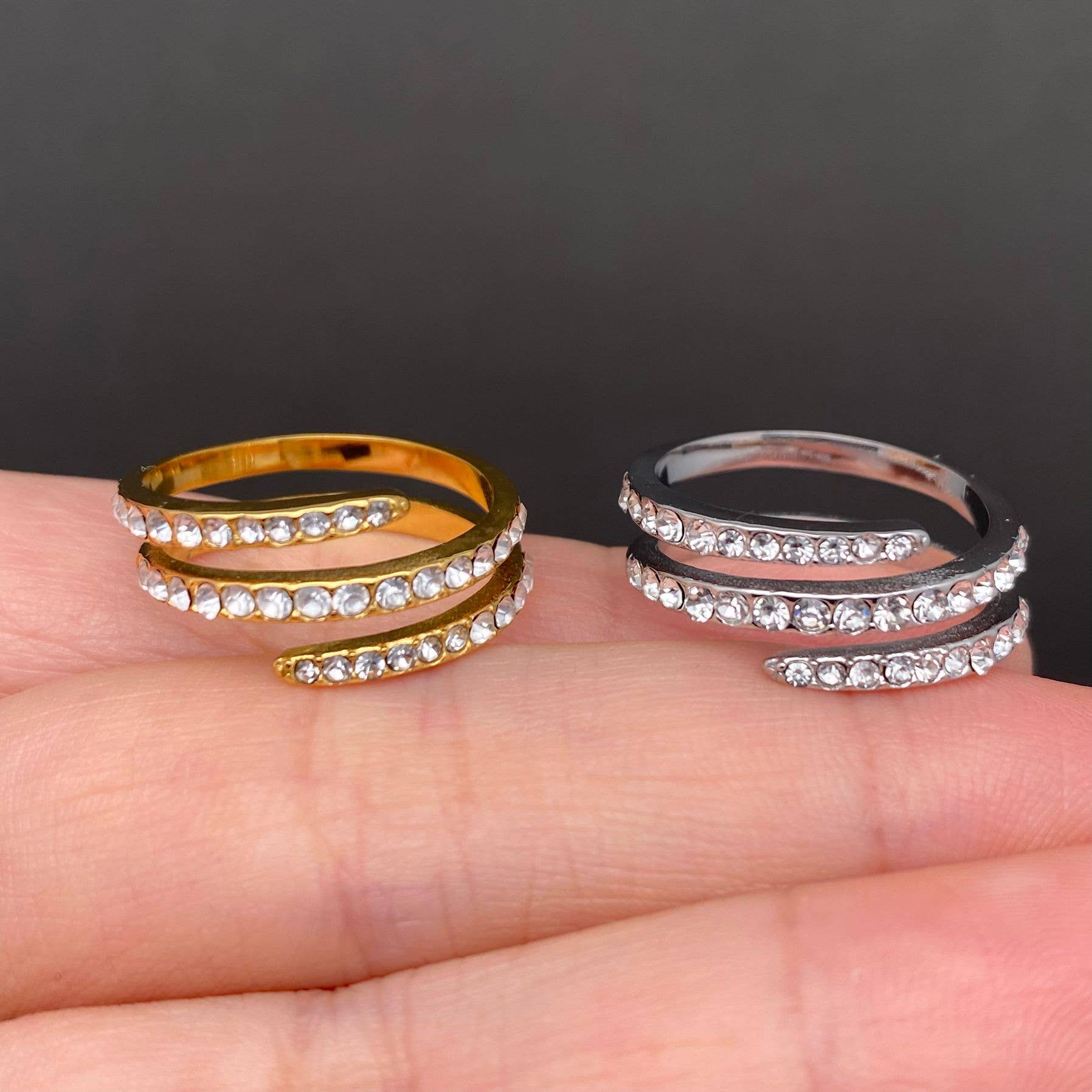 Mio Queena - Zircon inlaid 18K Gold Plated Stainless Steel Ring - FGS