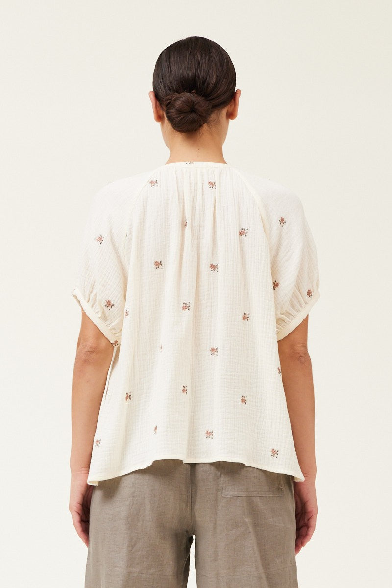 SHORT SLEEVE EMBROIDERED BLOUSE