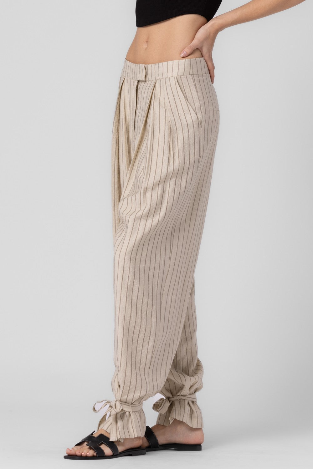 STRIPED ANKLE TIE PANTS