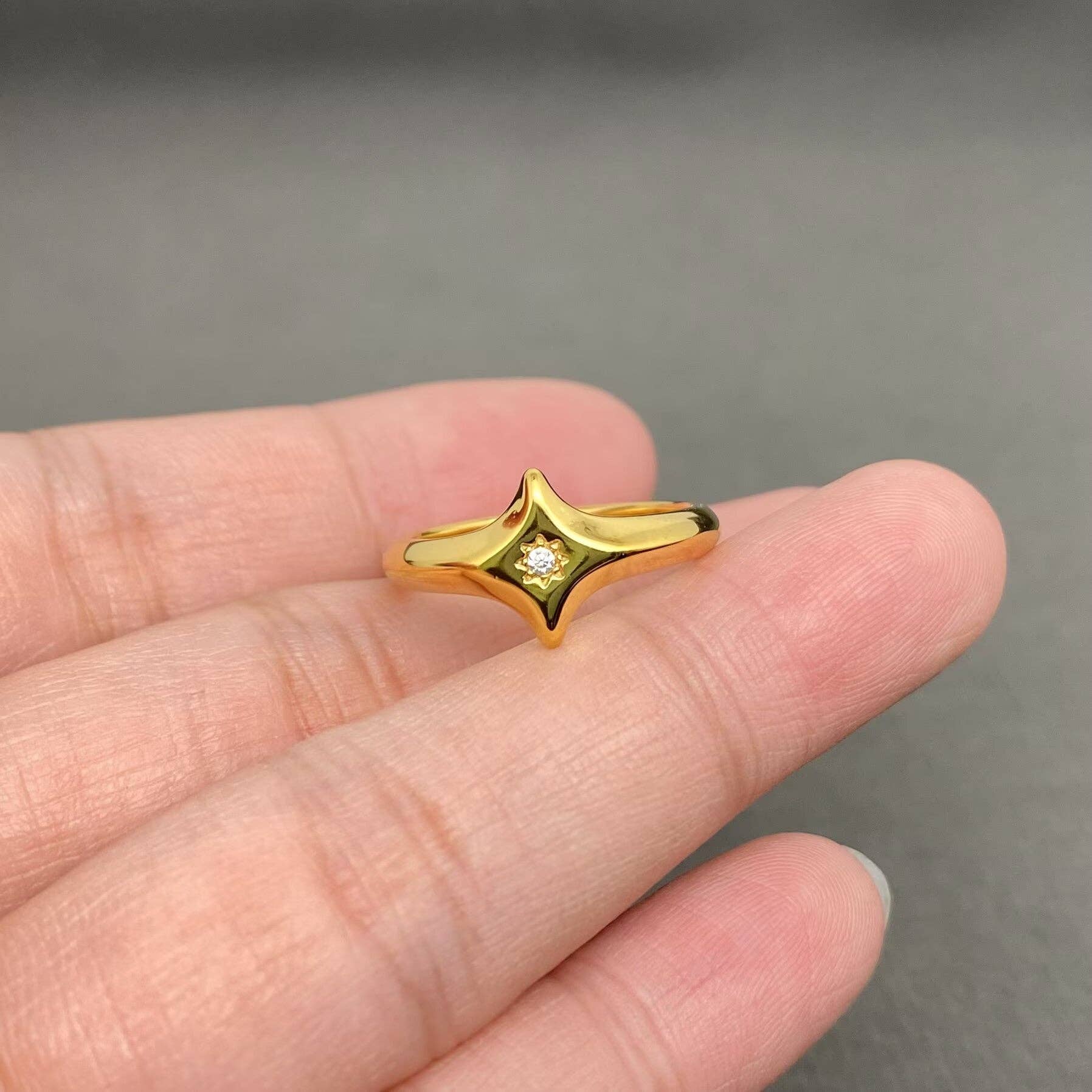 Mio Queena - CZ Inlaid Stars 18K Gold Plated S.Steel Ring -  FGS/MS