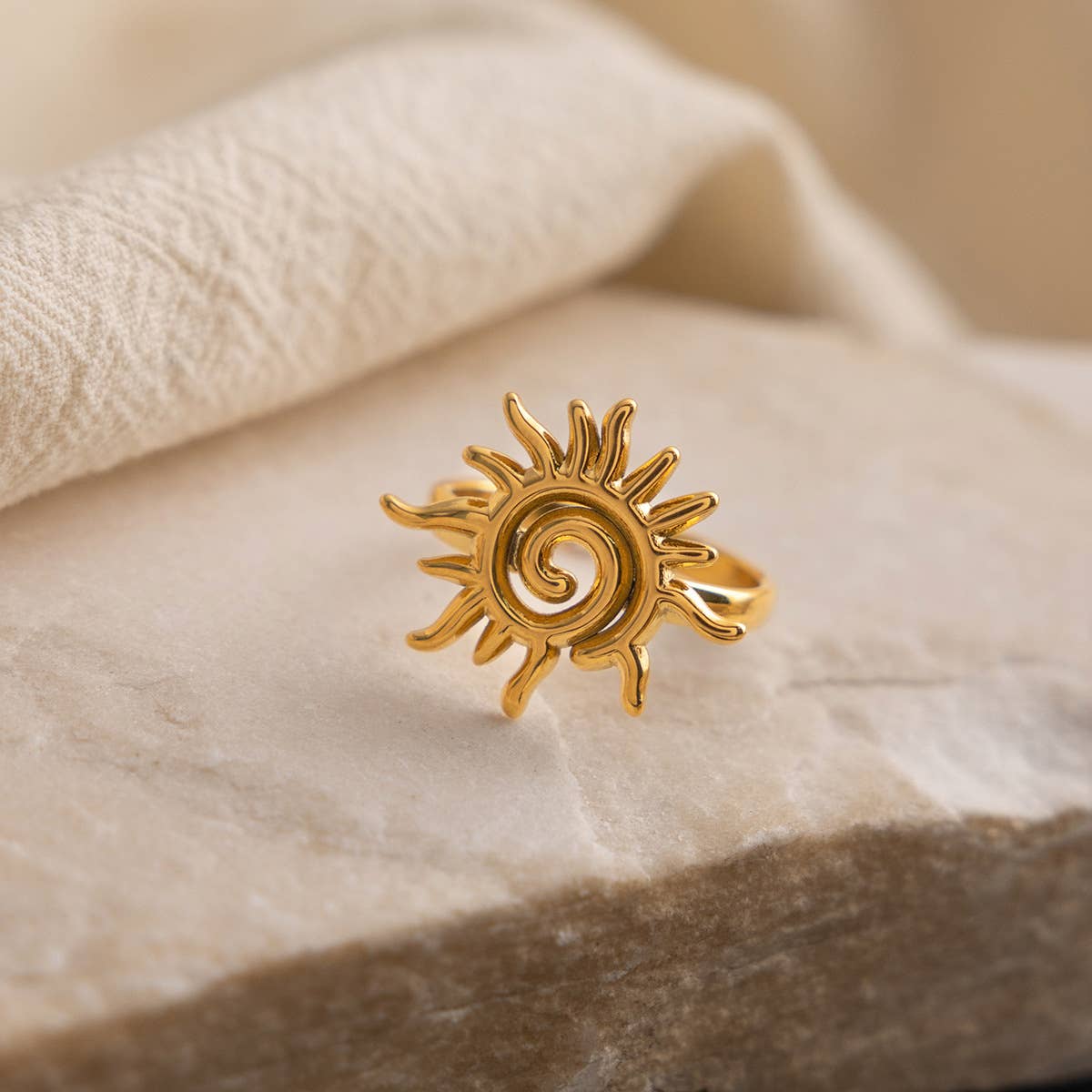Lyonlee - Spiral Sun Statement Ring
