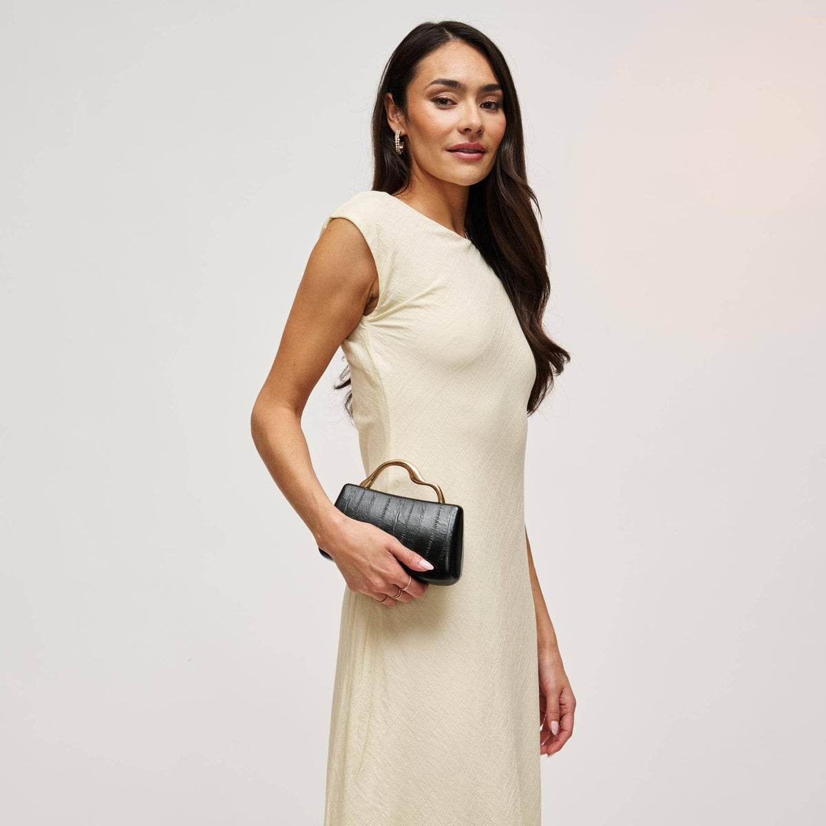 Urban Expressions - Nichelle Clutch