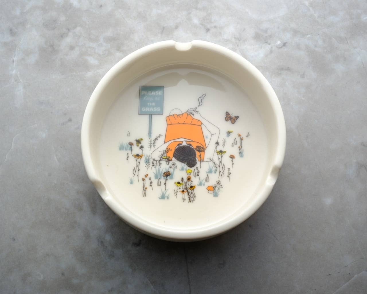 Rogue Paq - Please Keep On The Grass Porcelain Ashtray