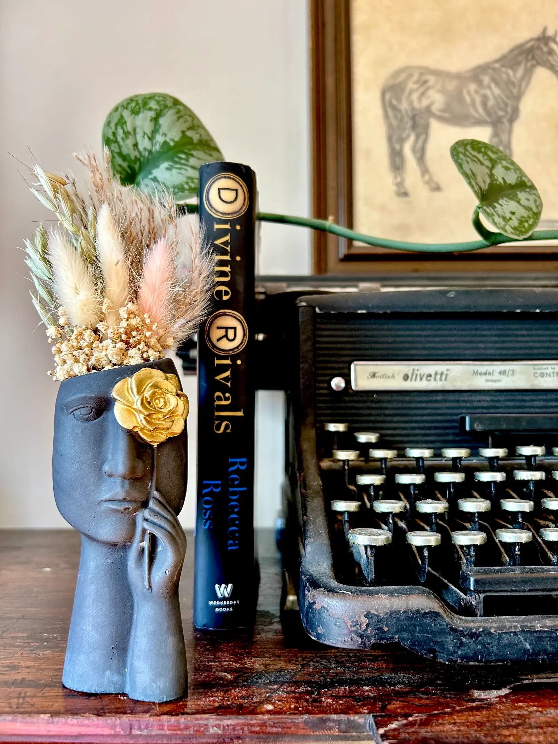 Queen City Crete - Iris Air plant Holder/Vase