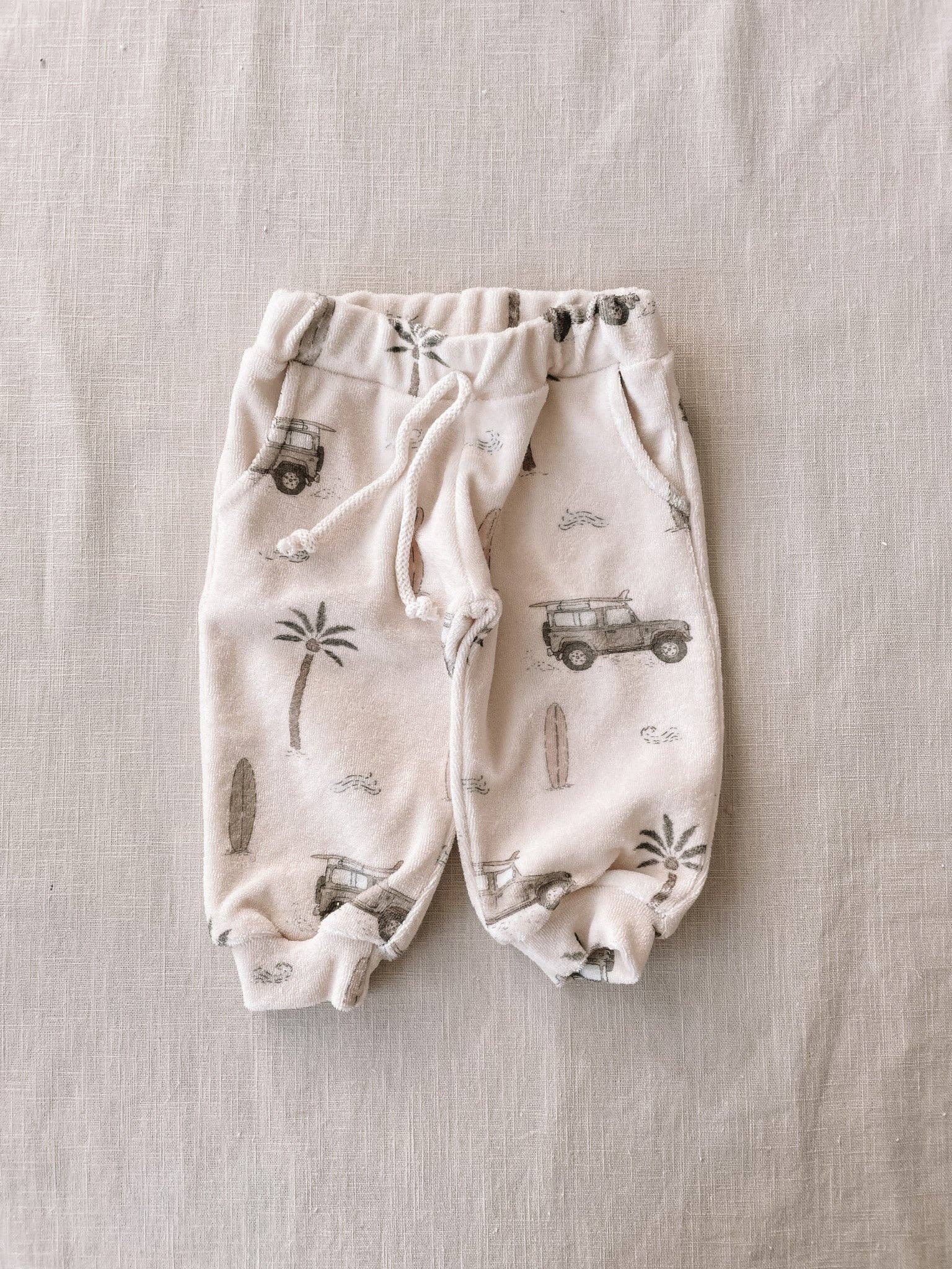 PETITE EvelinaApparel - Terry sweatpants / cars & palms