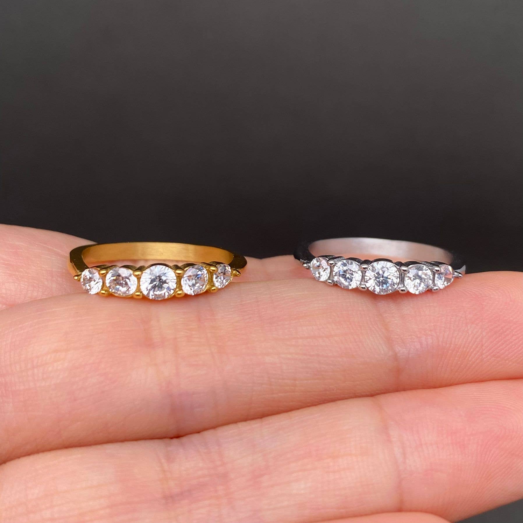 Mio Queena - 5 Zircon Inlaid 18K Gold Plated Stainless Steel Ring - FGS