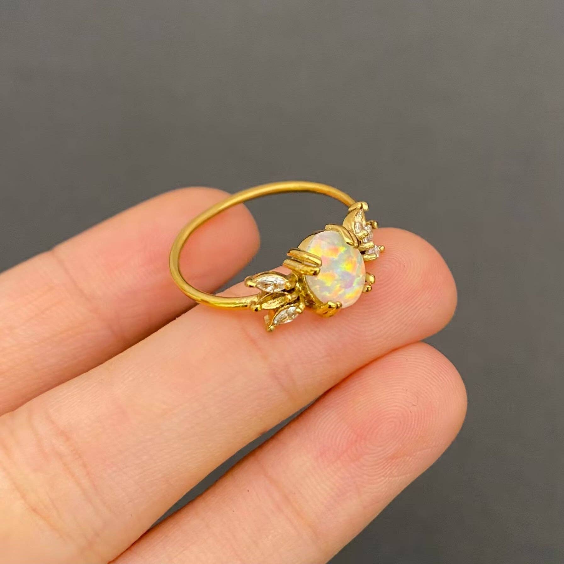 Mio Queena - Lucky Opal Cubic Zirconia 18K Golden S.Steel Ring - FGS