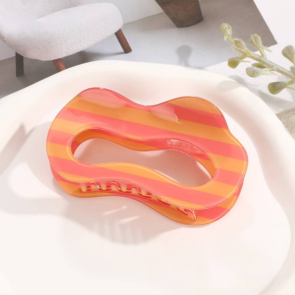 SoapElenGlen - Retro Striped Hollow Irregular Wavy Shape Hair Claw