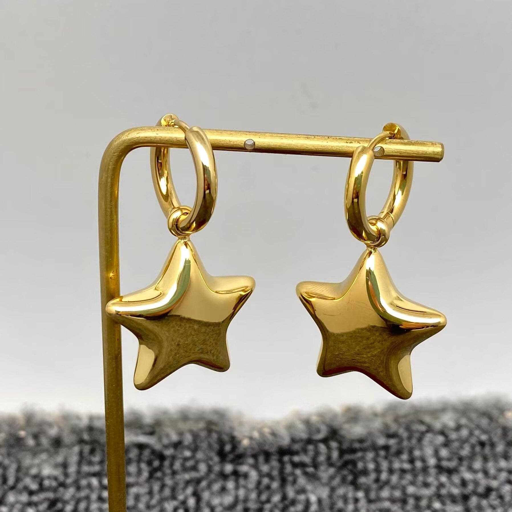 Mio Queena - 18K Gold Plated SS Glossy Star Charm Huggie Earrings -FGS/MS