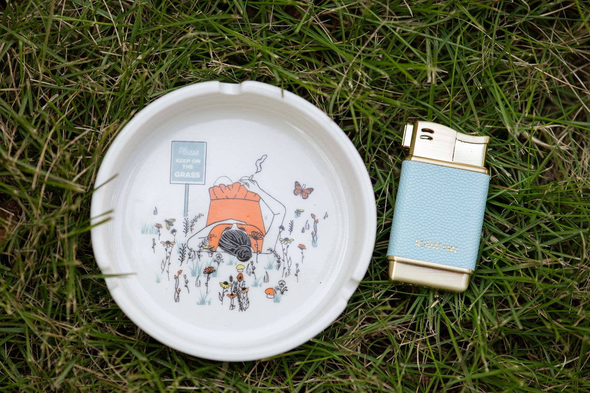 Rogue Paq - Please Keep On The Grass Porcelain Vintage Style Ashtray
