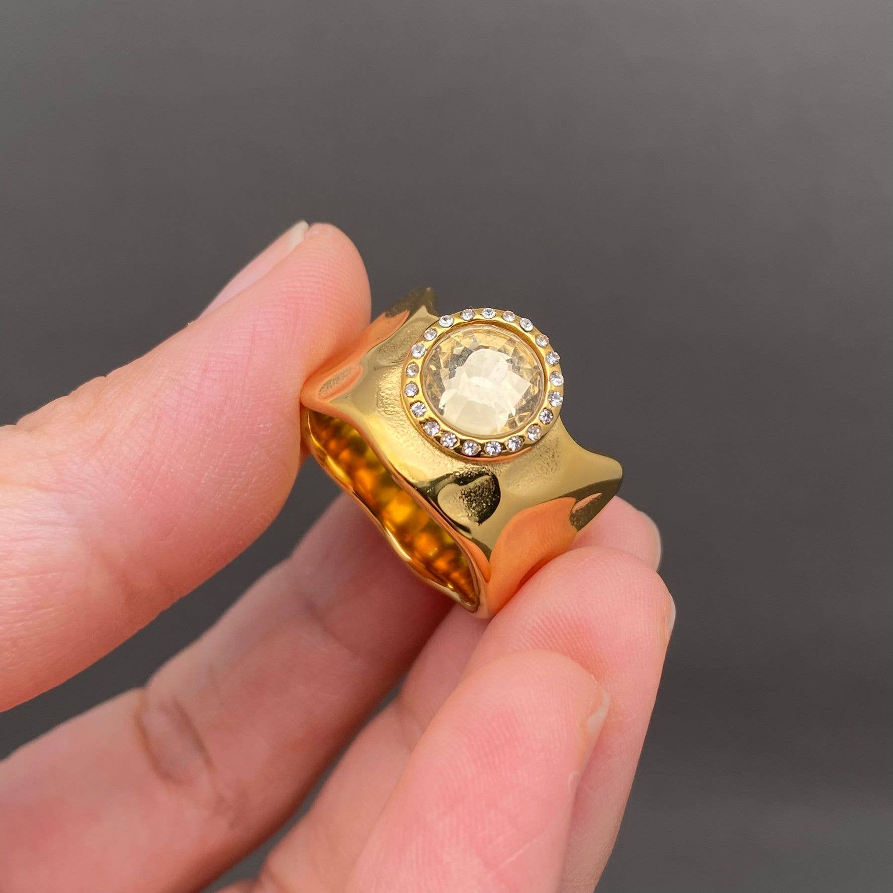 Mio Queena - Zircon Inlaid 18K Gold Plated Stainless Steel Ring - FGS