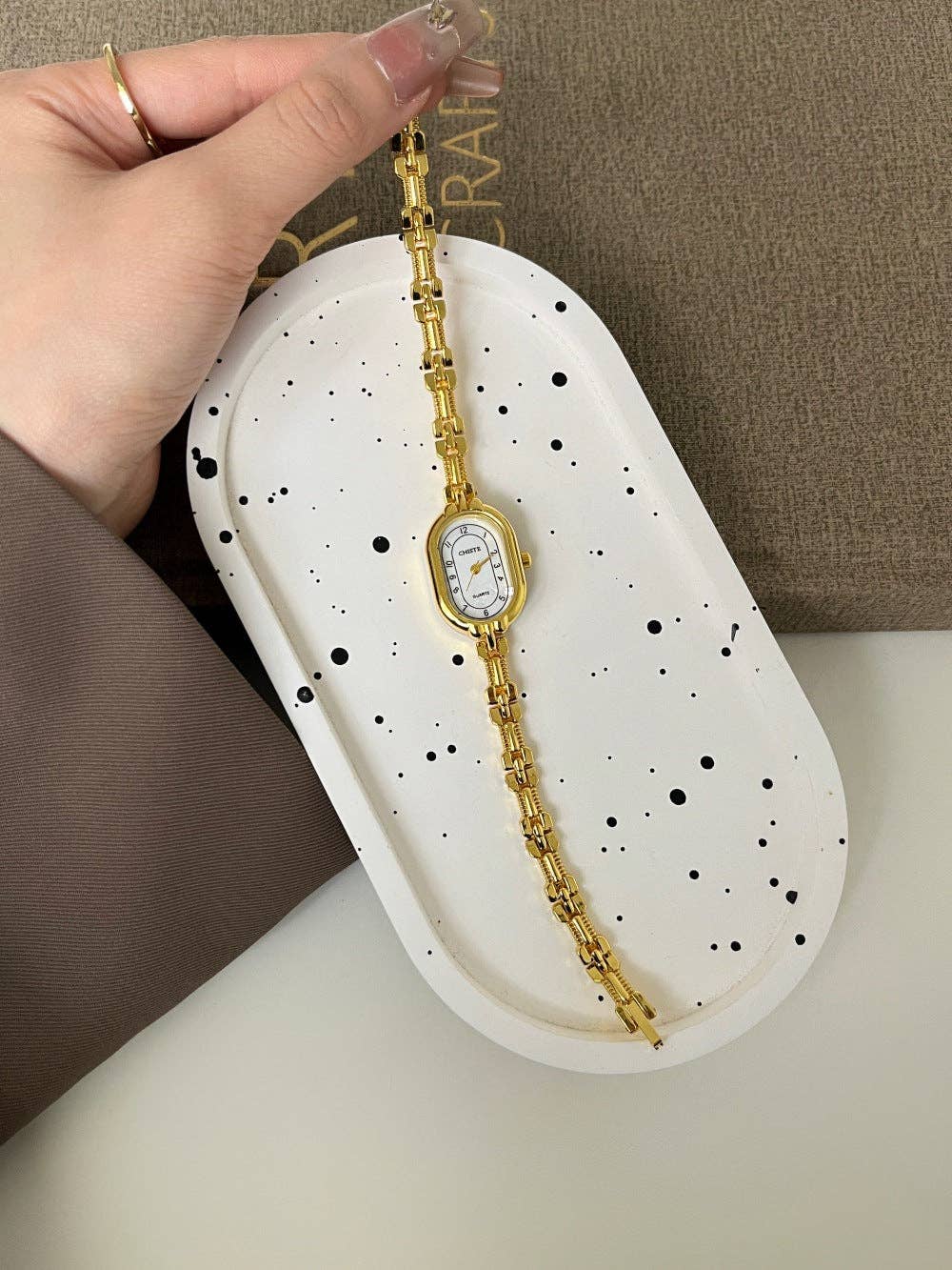 Dipped Shop - Vintage Gold Oval Bracelet Quartz Watch