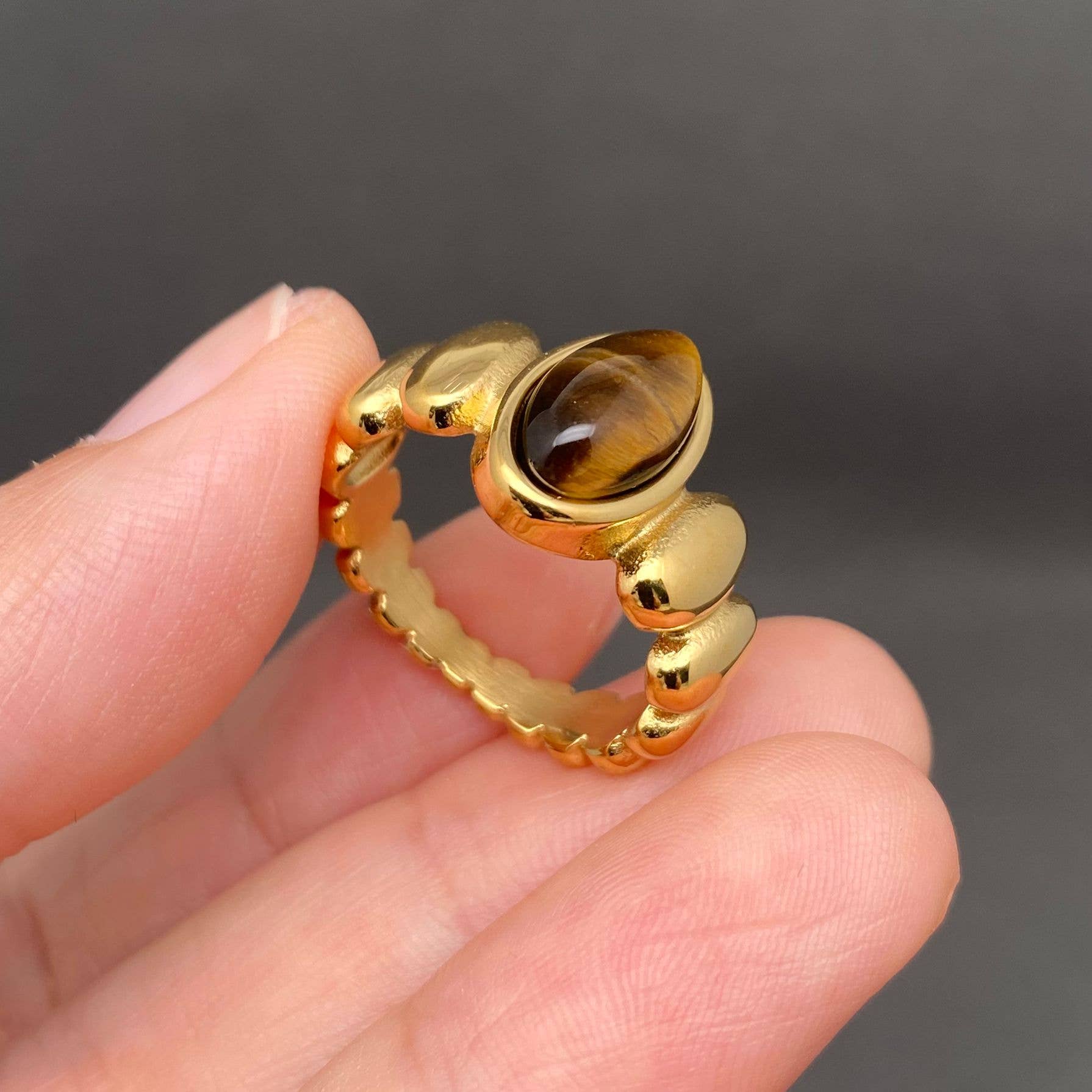 Mio Queena - Tiger's Eye Stone & Shell 18K Golden S.Steel Ring - FGS/CS
