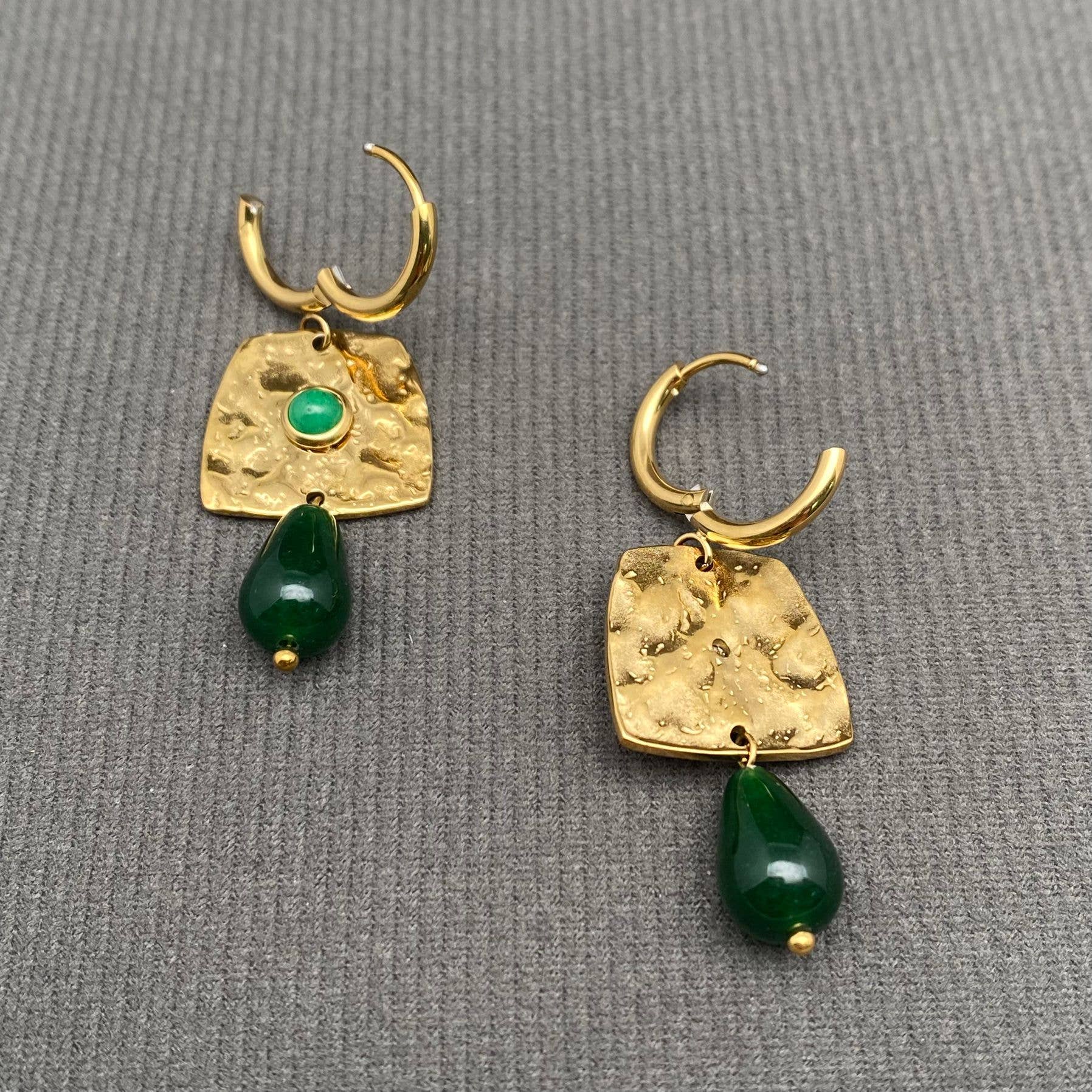 Mio Queena - Green Aventurine Square 18K Golden SS Huggie Earrings - FGS