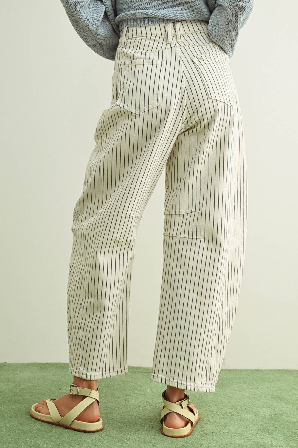 MIOU MUSE -  PINSTRIPED PATTERN BARREL PANTS