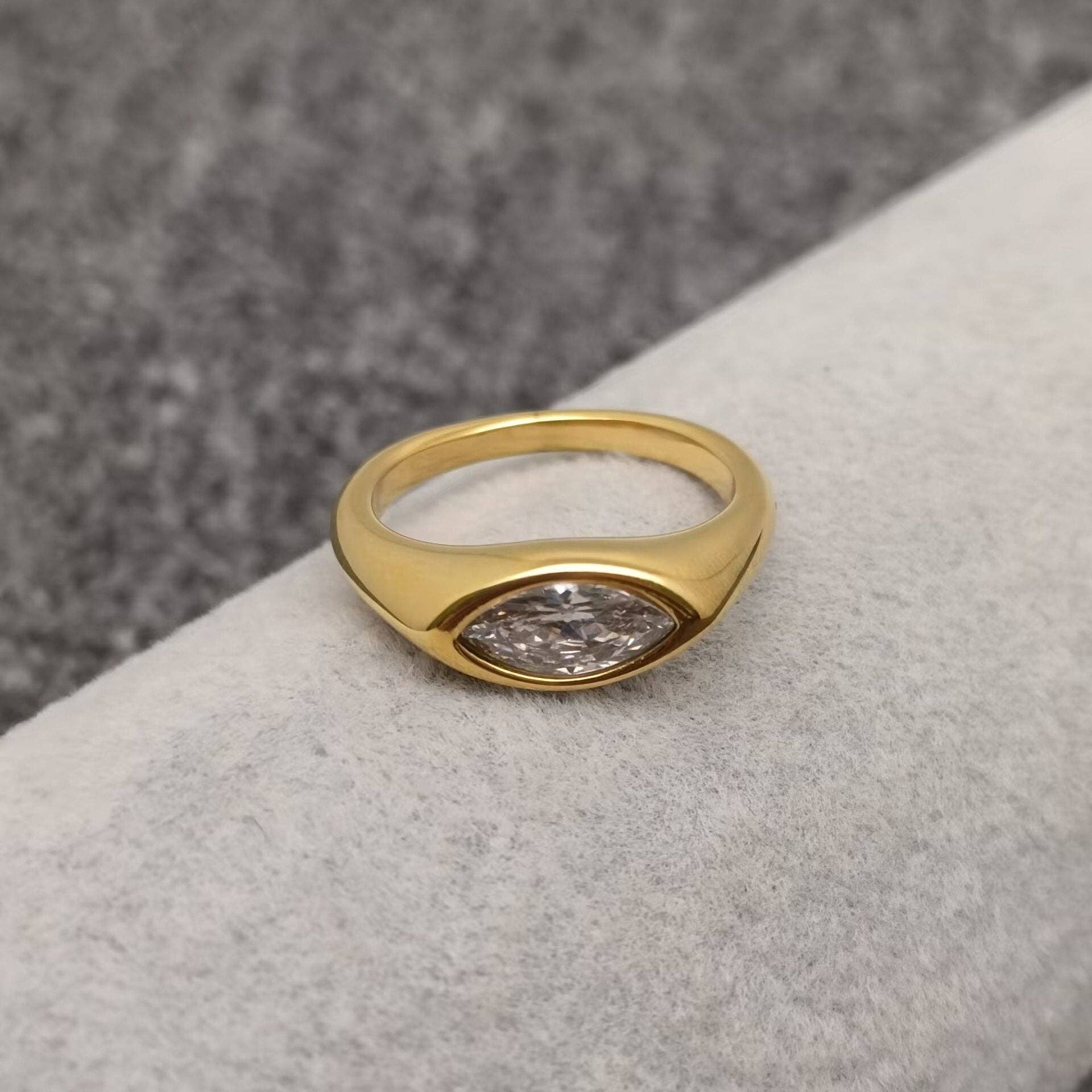 Mio Queena - FGS - Horse Eye Zircon 18K Gold Plated Stainless Steel Ring
