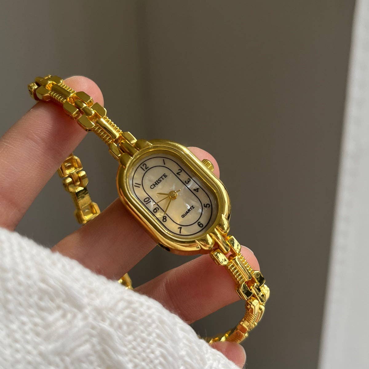 Dipped Shop - Vintage Gold Oval Bracelet Quartz Watch