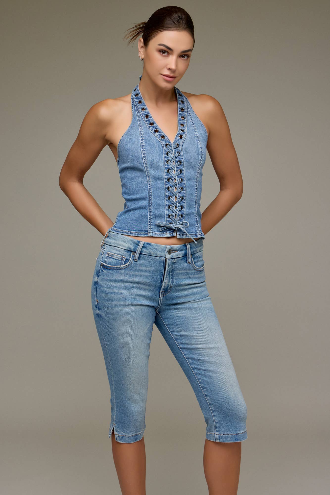 Hidden Jeans - Vintage Wash Mid Rise 18" Inseam Capris