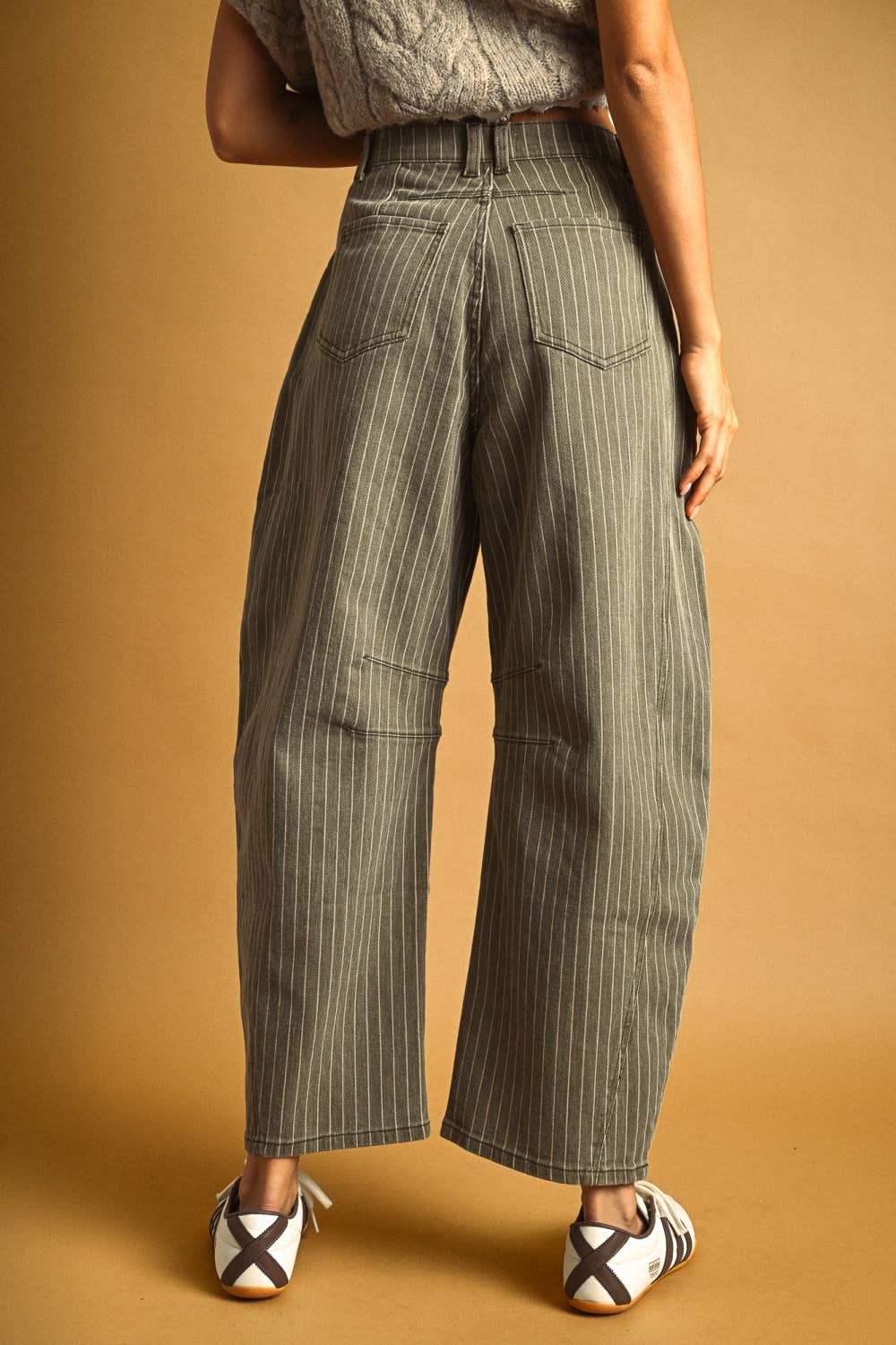 MIOU MUSE -  PINSTRIPED PATTERN BARREL PANTS