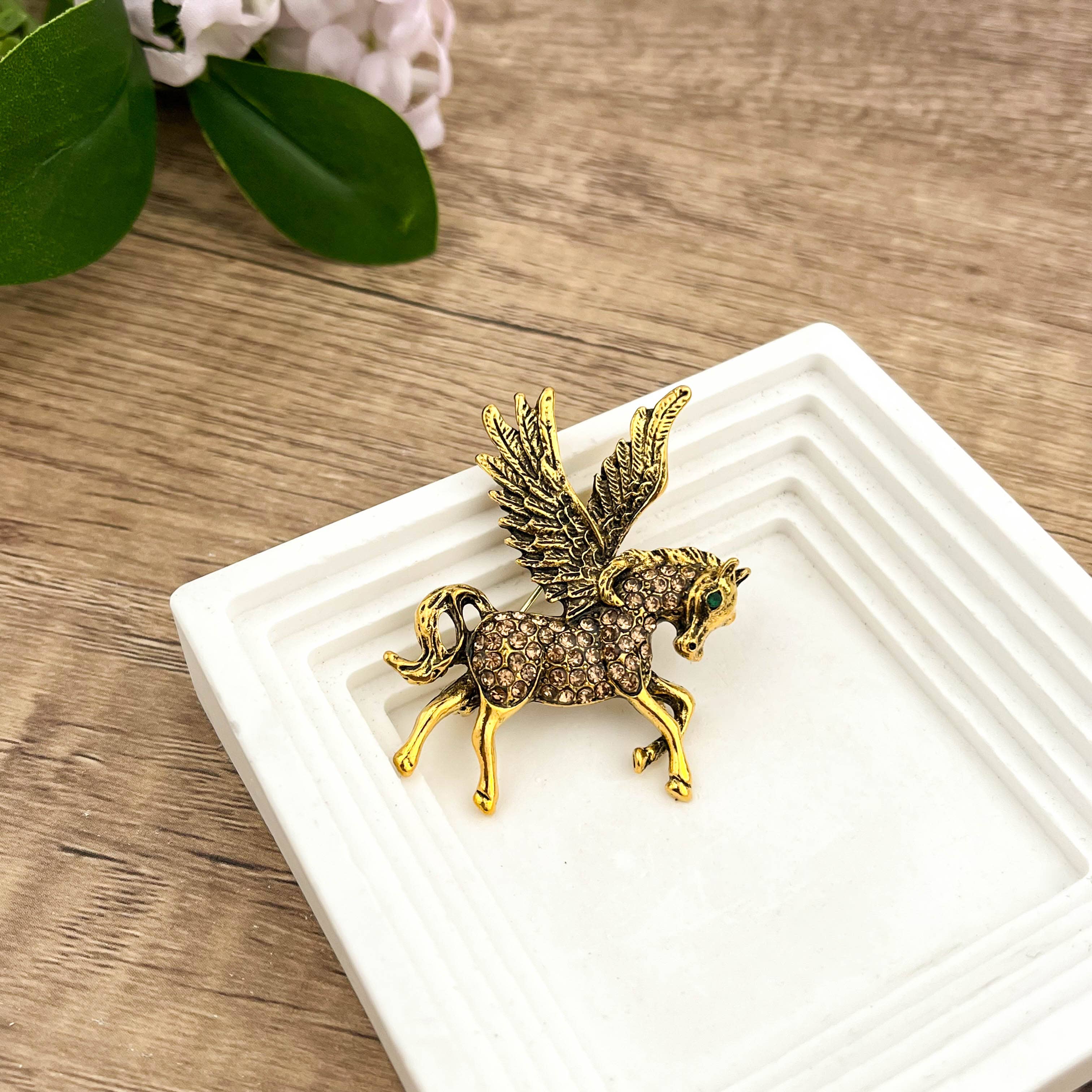 SoapElenGlen - Winged Horse Metal Brooch, Animal Ornaments