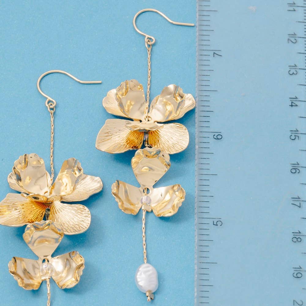 Fame Accessories - Layered Metallic Flowers And Pearl Dangle Earrings