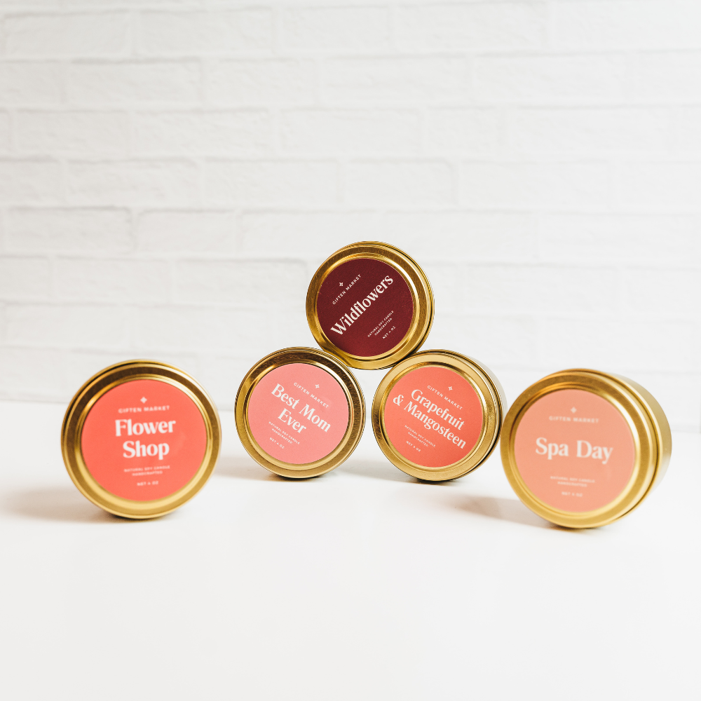 Giften Market - Happy Holidays Soy Candle - 4 oz Gold Travel Tin - Stockings