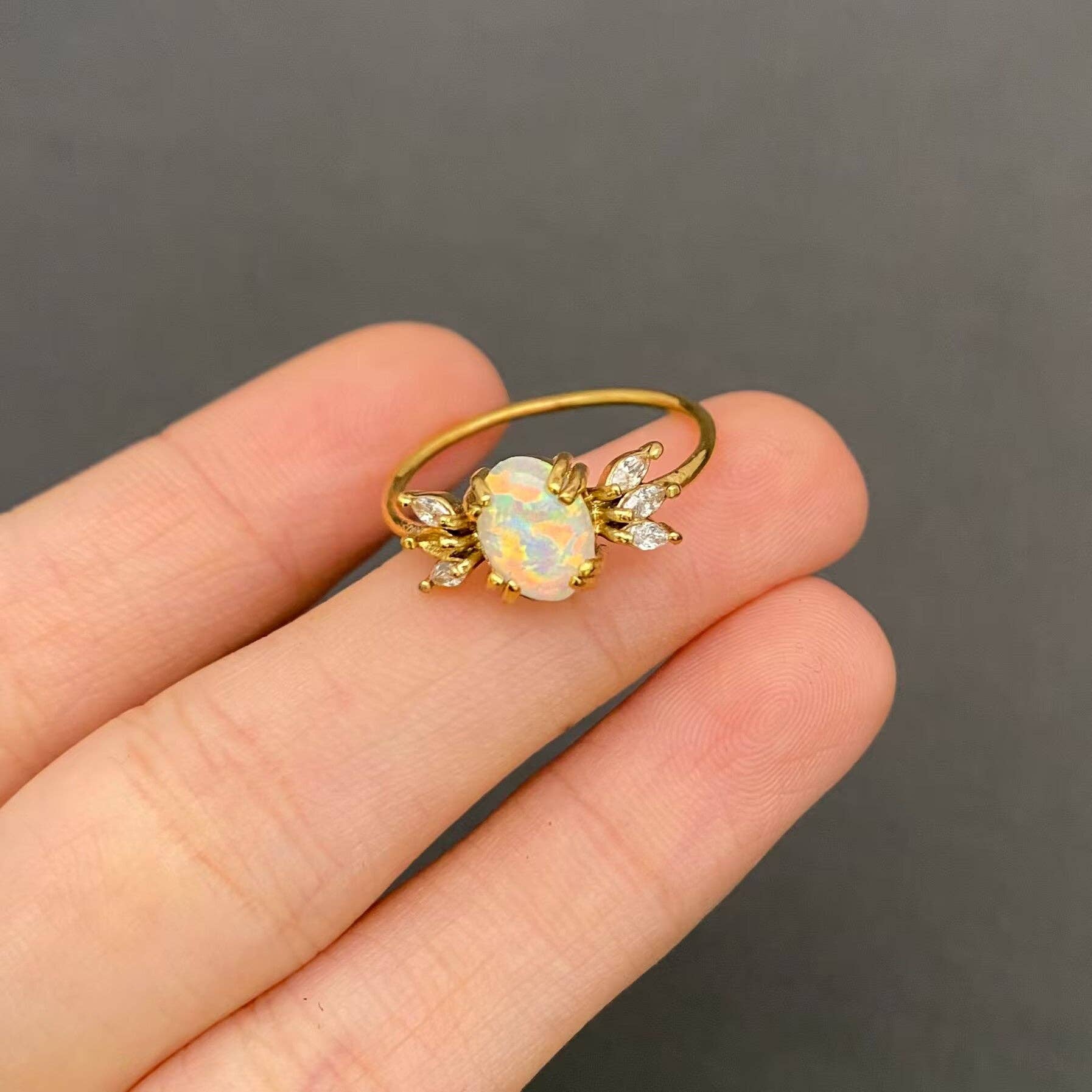 Mio Queena - Lucky Opal Cubic Zirconia 18K Golden S.Steel Ring - FGS