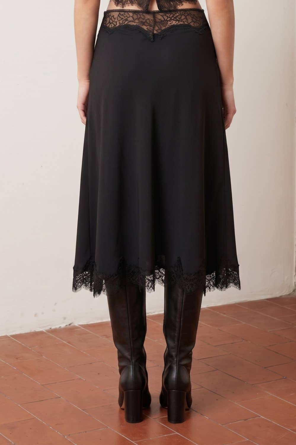 Edit by Nine - LACE HEM TWILL SATIN LACE SKIRT