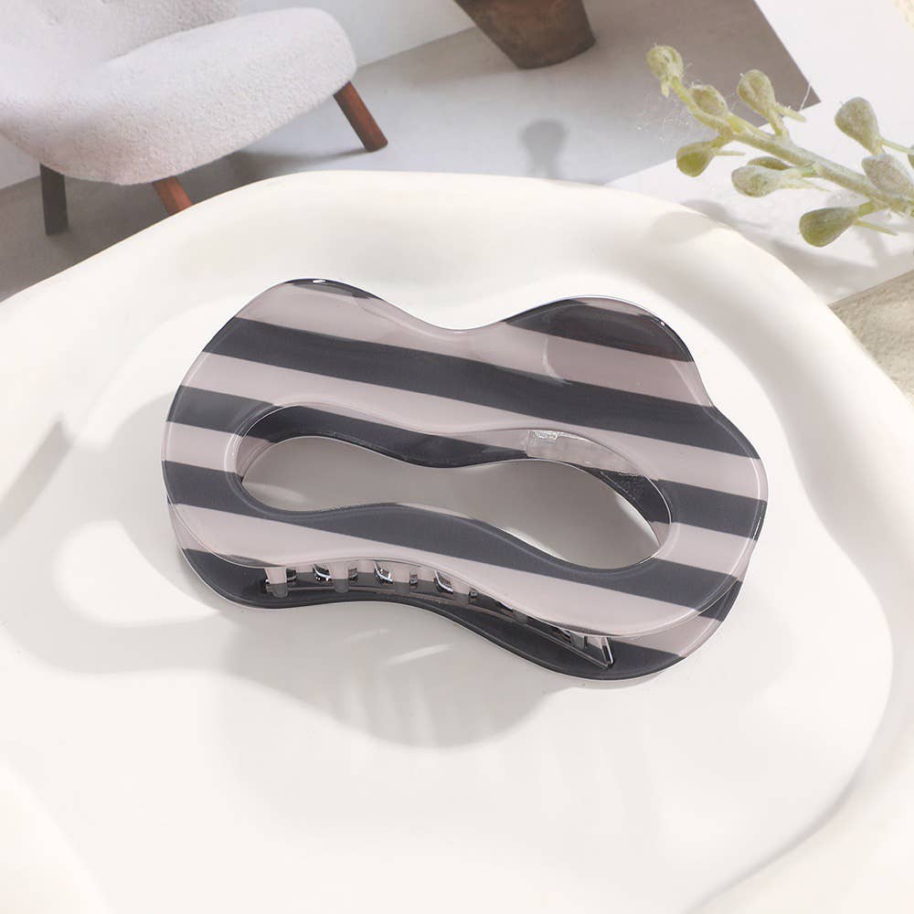 SoapElenGlen - Retro Striped Hollow Irregular Wavy Shape Hair Claw