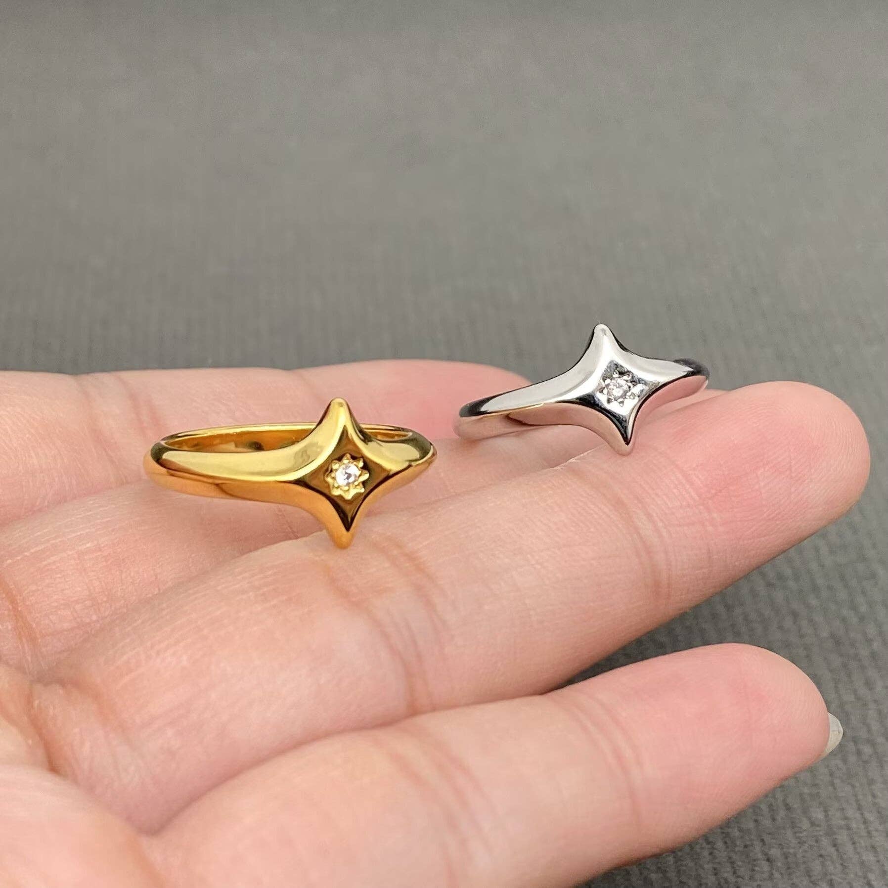 Mio Queena - CZ Inlaid Stars 18K Gold Plated S.Steel Ring -  FGS/MS