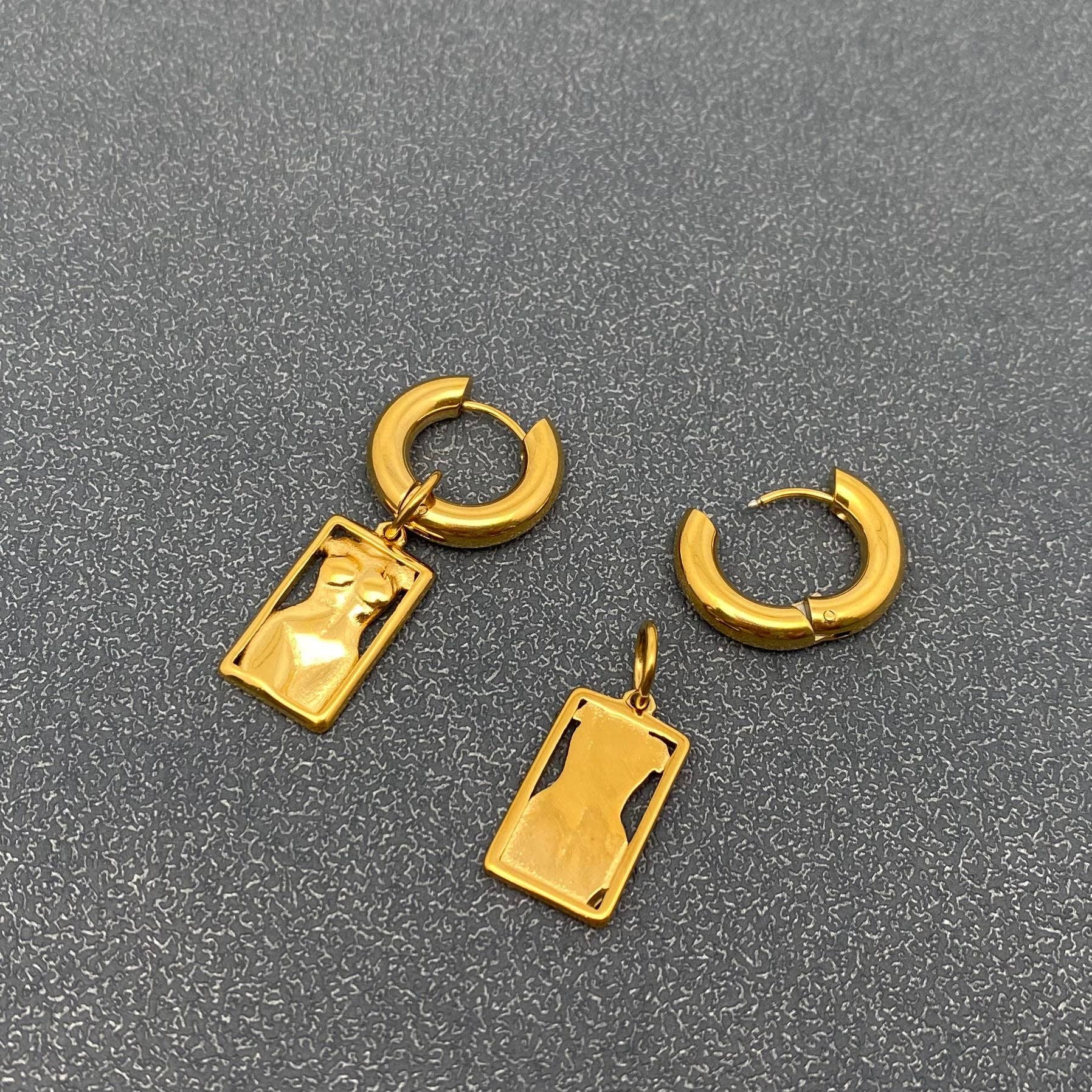 Mio Queena - 18K Gold Plated SS Women Body Cahrm Huggie Earrings - FGS