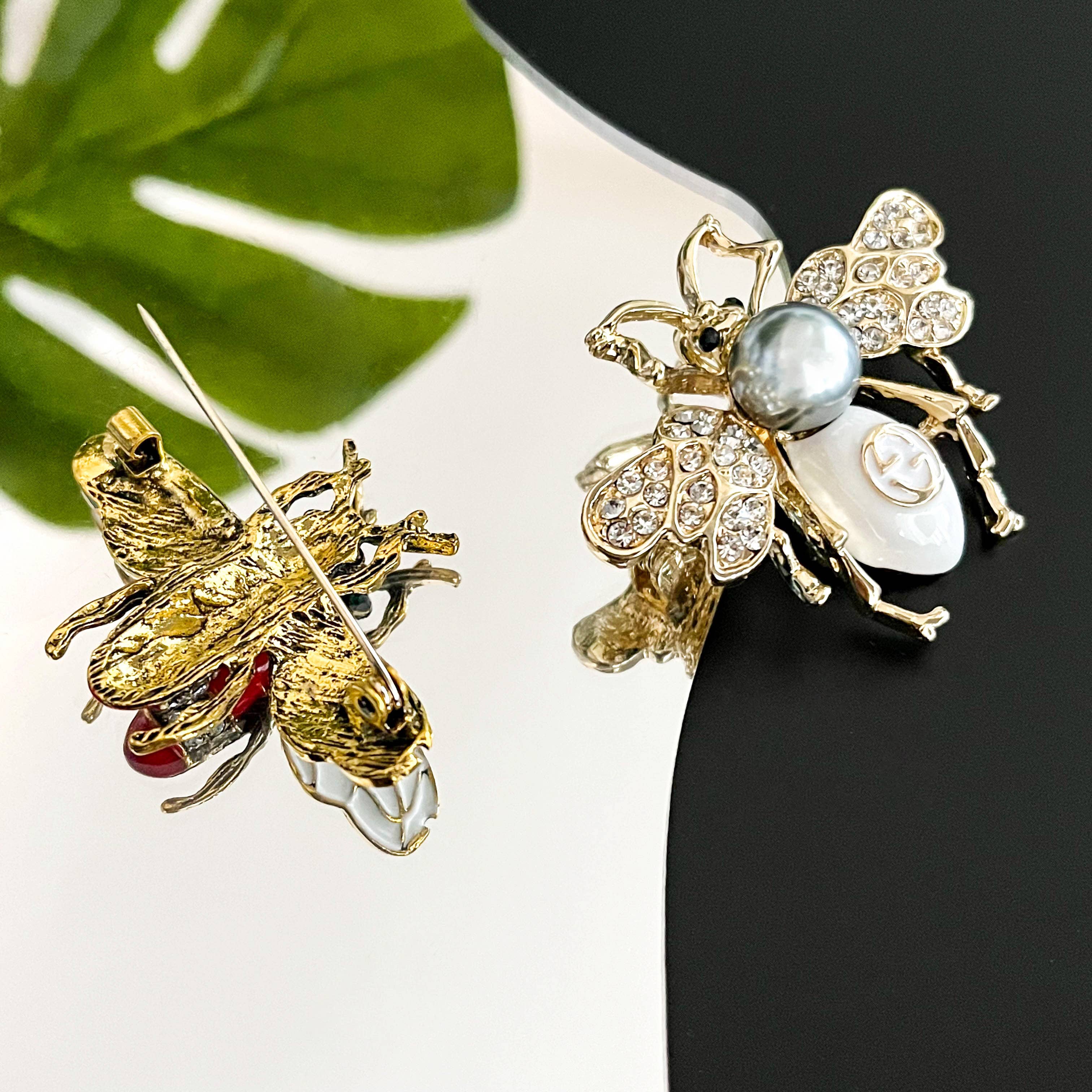 SoapElenGlen - Elegant Rhinestone Bee Brooch, Luxury Insect Lapel Pin