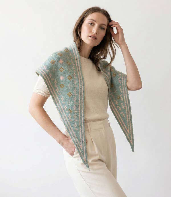 SAACHI - Foulard Knit Triangle Scarf