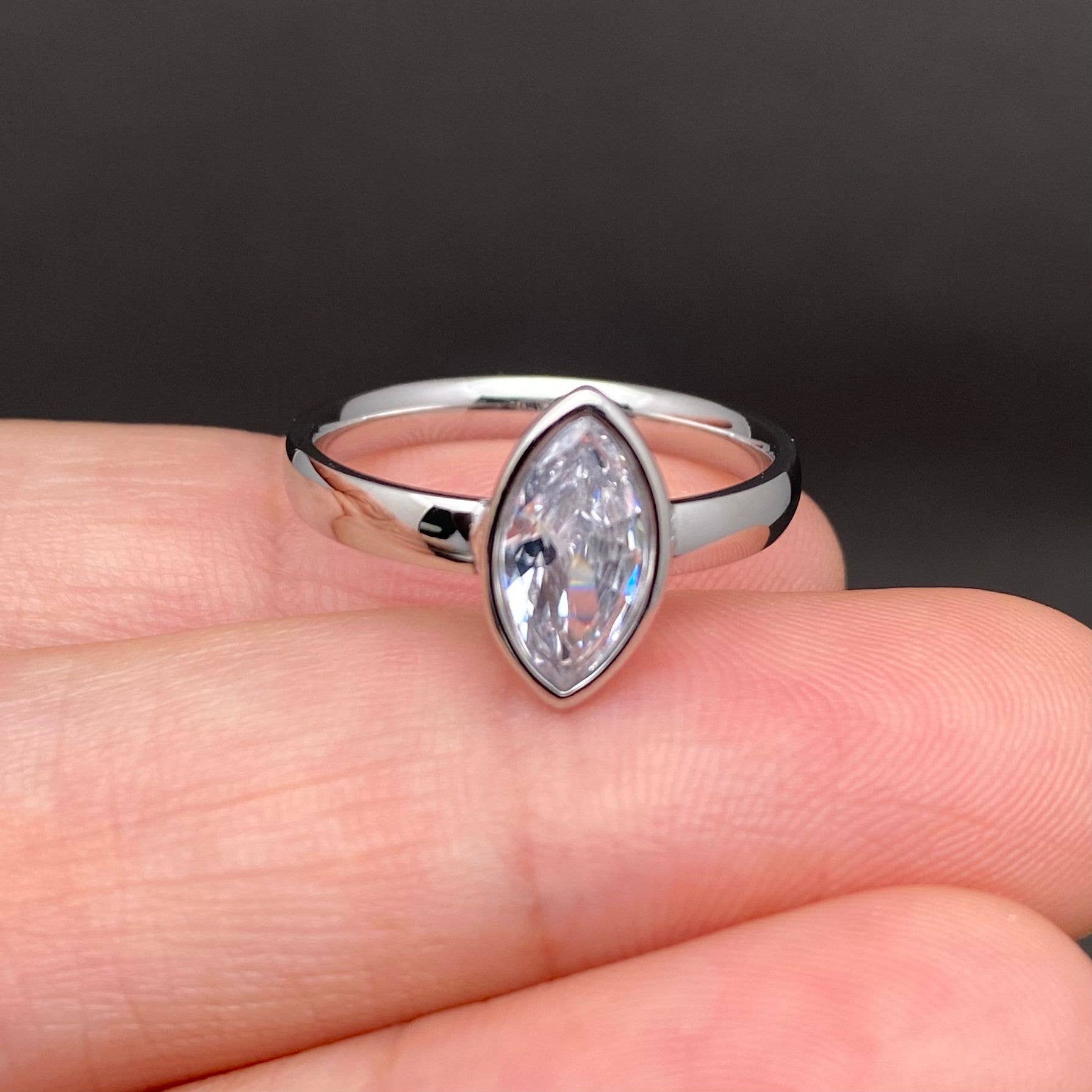 Mio Queena - Horse's Eye Zircon 18K Gold Plated Stainless Steel Ring - FGS