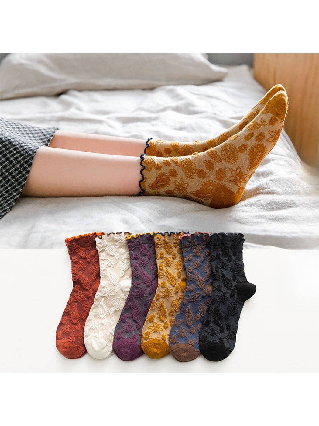 Funkyrel® Atzbranding Limited - Rufia - Scalloped Trim Floral Pattern Crew Socks