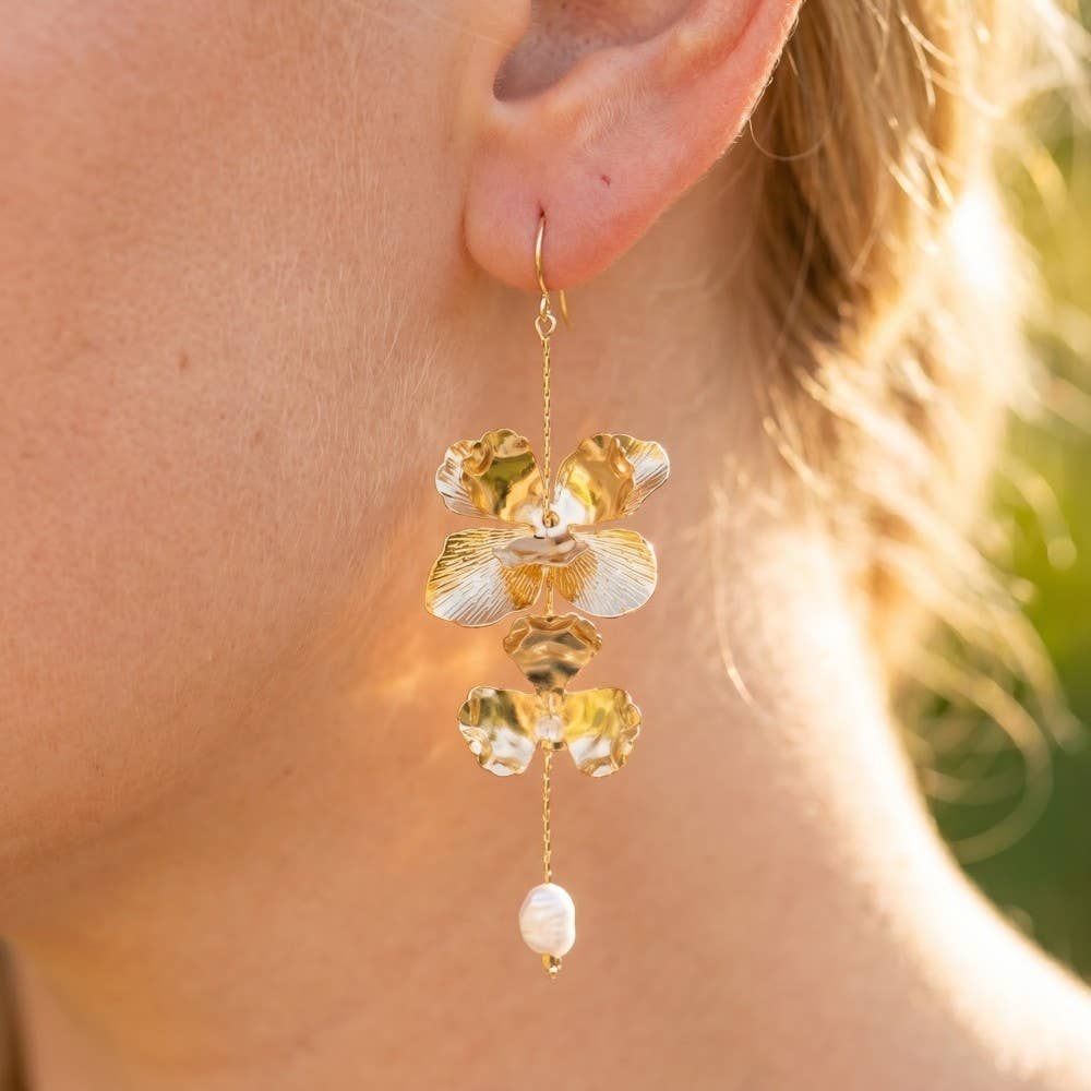 Fame Accessories - Layered Metallic Flowers And Pearl Dangle Earrings
