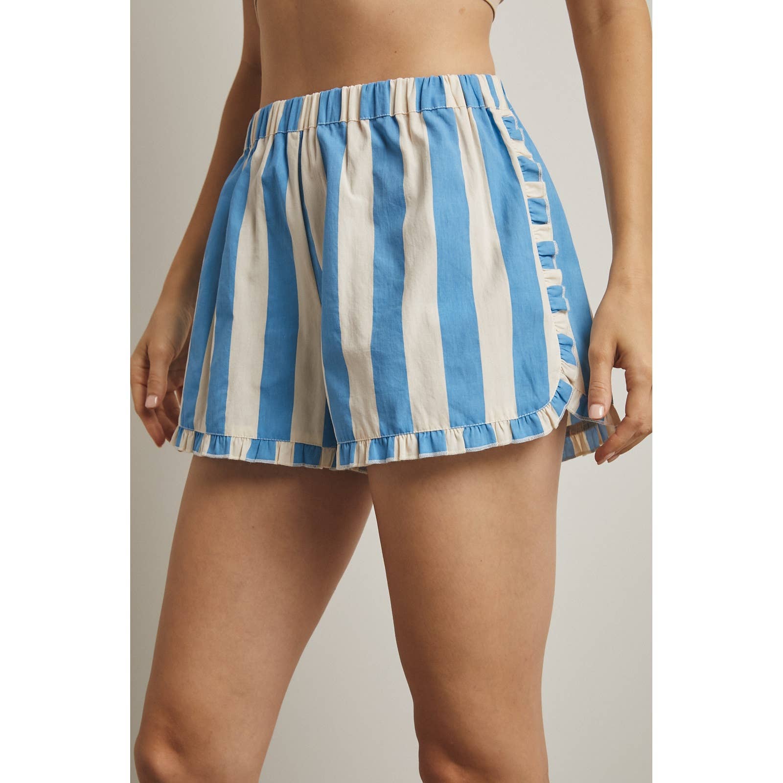 HIDDEN CONTRAST STRIPED SHORTS