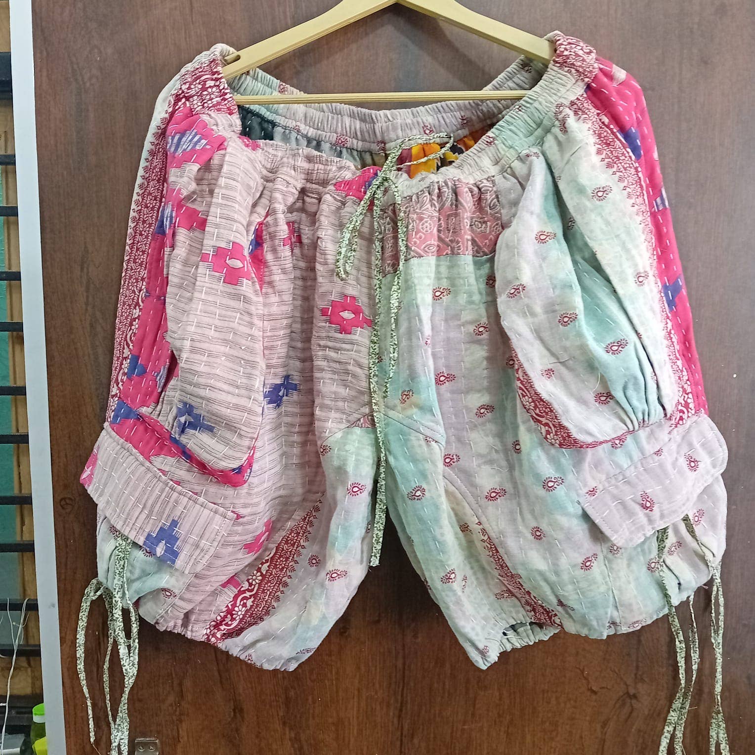 Indi and Sai - Daisy cargo shorts 