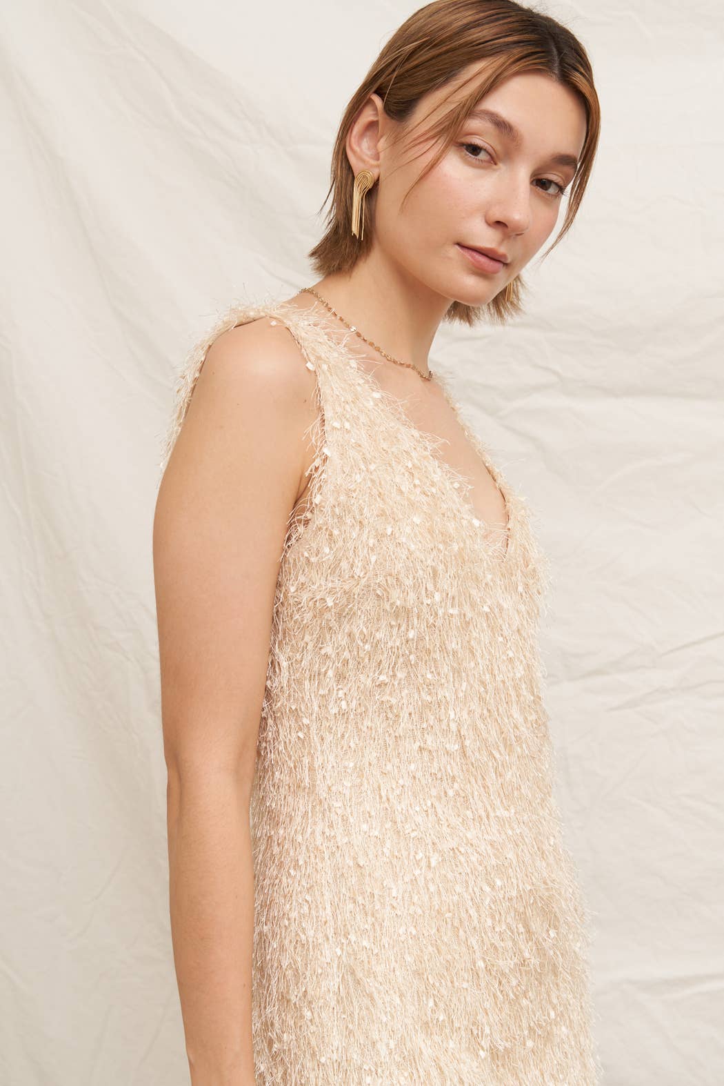 En Crème - Sleeveless Fluffy Fringe V-Neck Mini Dress