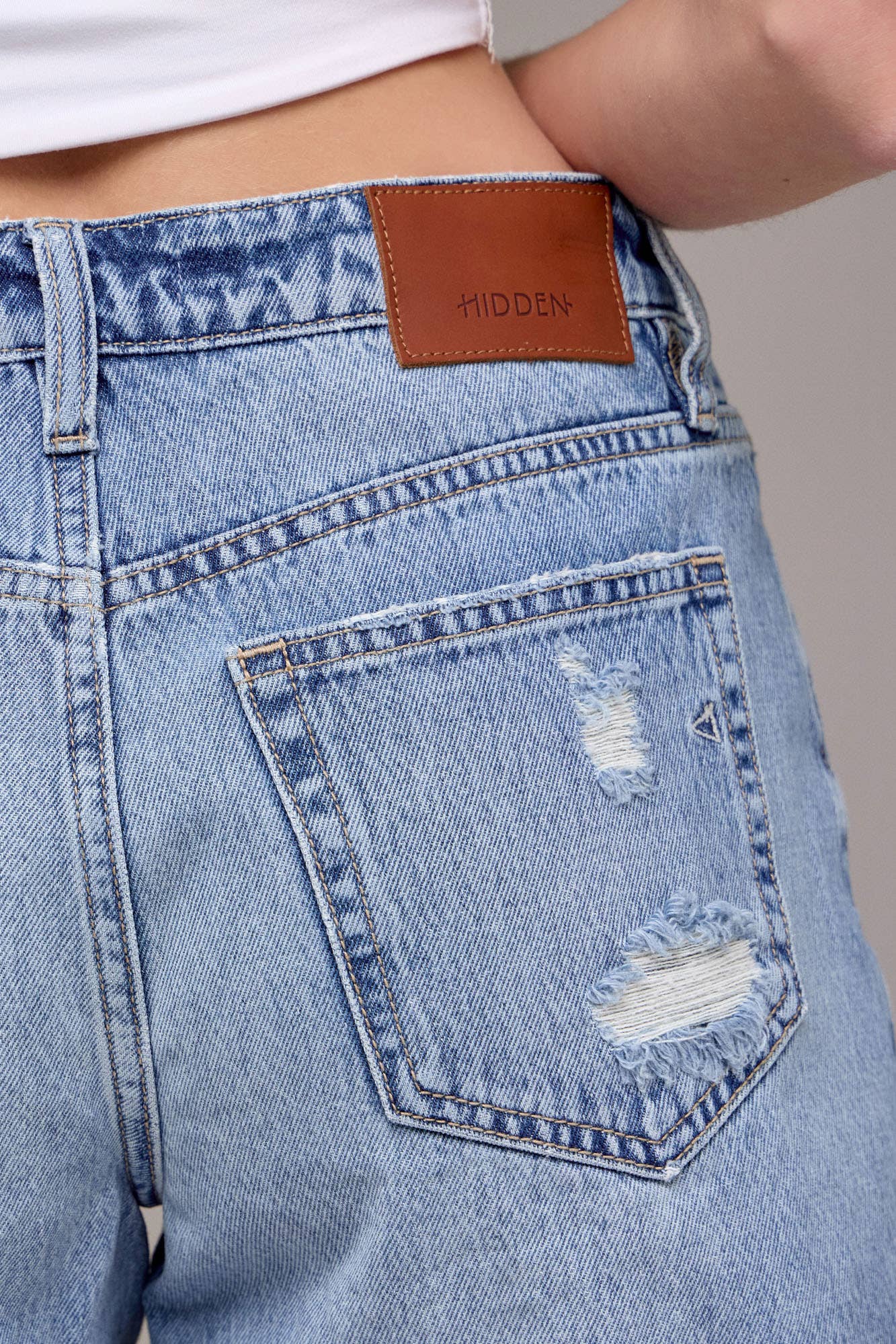 Hidden Jeans - Medium Light Distressed High Rise Short
