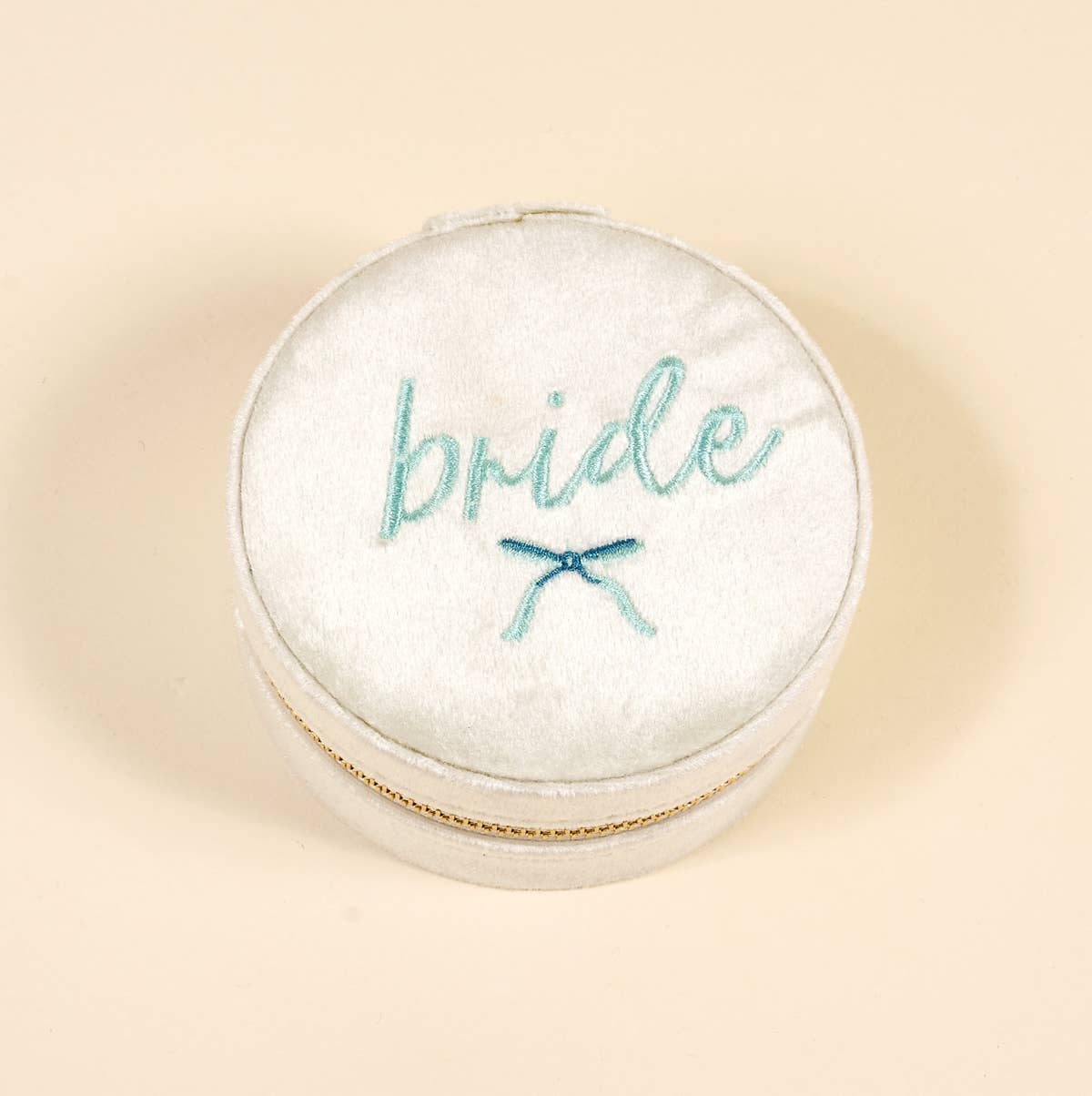 The Darling Effect - Round Velvet Jewelry Case–Bride