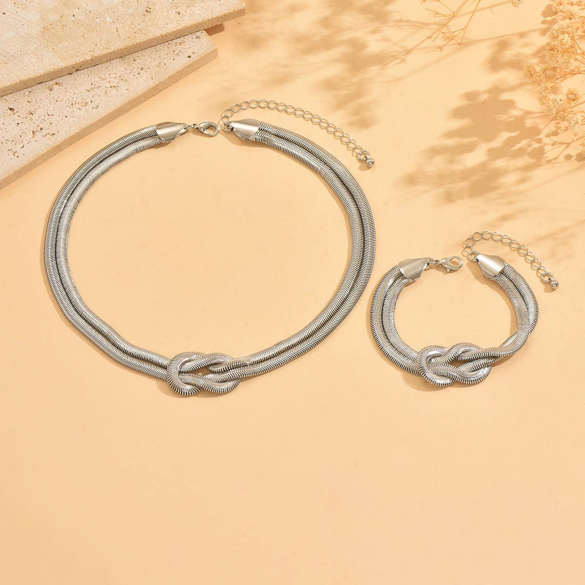 Lyonlee - Eternal Knot Bracelet