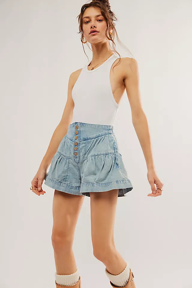 FLEUR DENIM SHORT / BELLE BLUE /