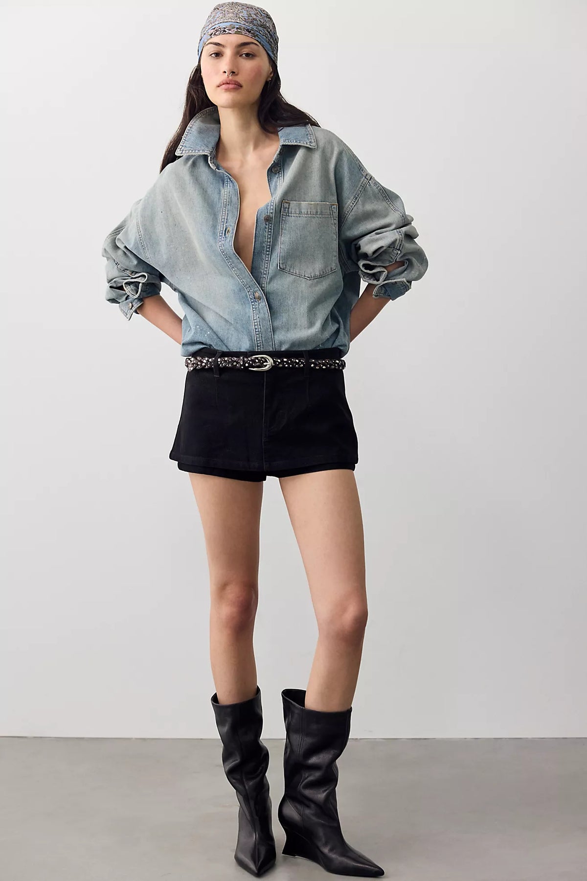 GALLIVANTING SUEDE SKORT