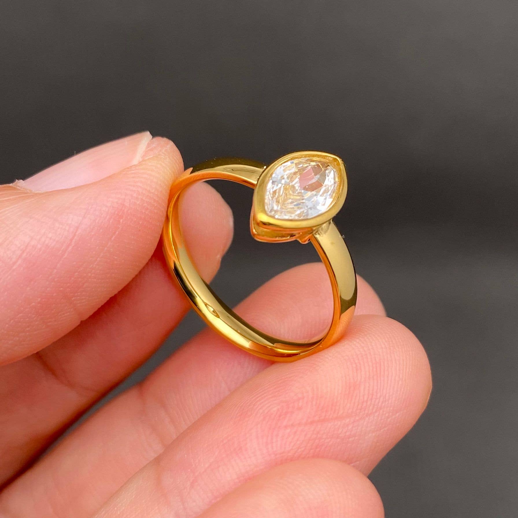 Mio Queena - Horse's Eye Zircon 18K Gold Plated Stainless Steel Ring - FGS