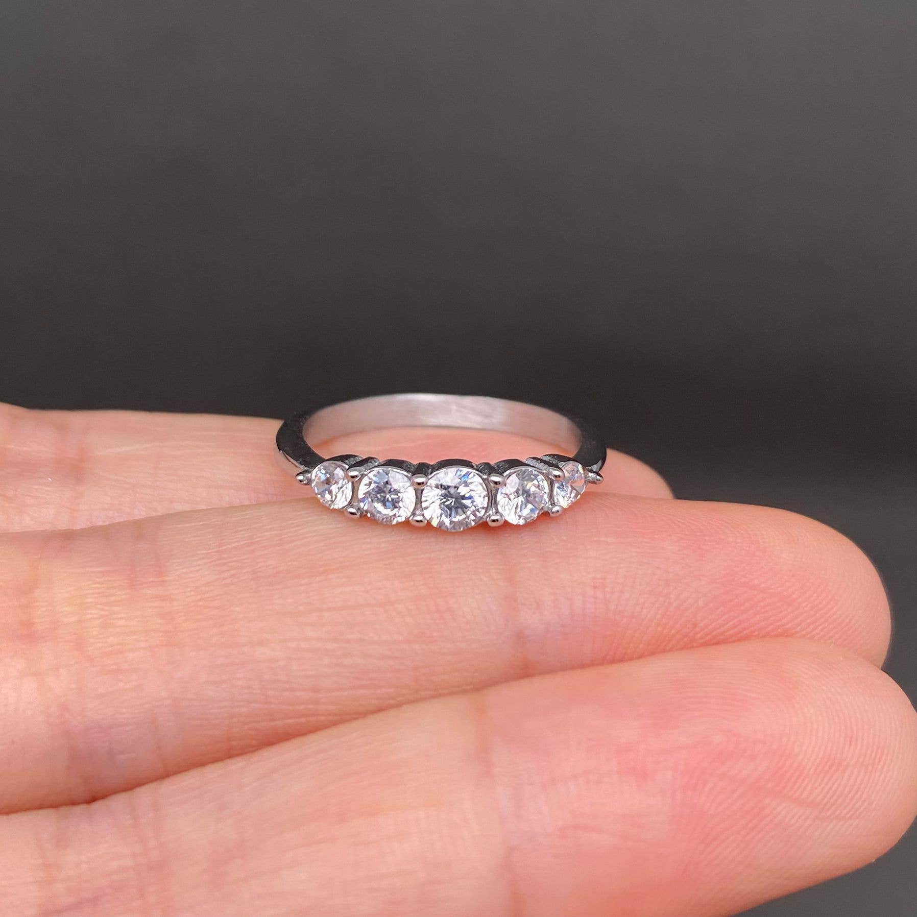 Mio Queena - 5 Zircon Inlaid 18K Gold Plated Stainless Steel Ring - FGS