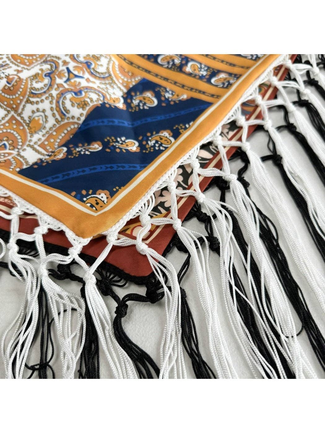 Funkyrel® Atzbranding Limited - Scarvii - Chic Fringed Fashion Triangle Bandana