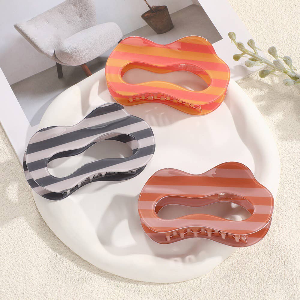 SoapElenGlen - Retro Striped Hollow Irregular Wavy Shape Hair Claw