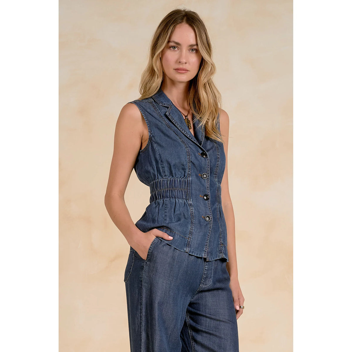 Elan Vest